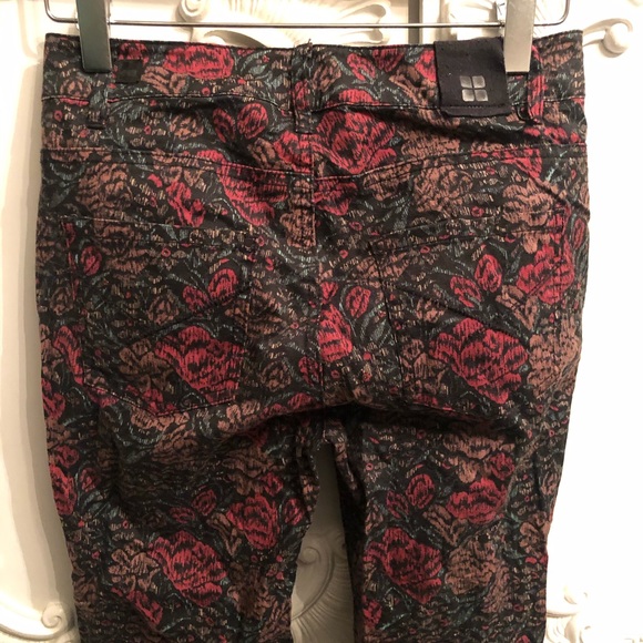 Insight Floral Skinny - Picture 2 of 3